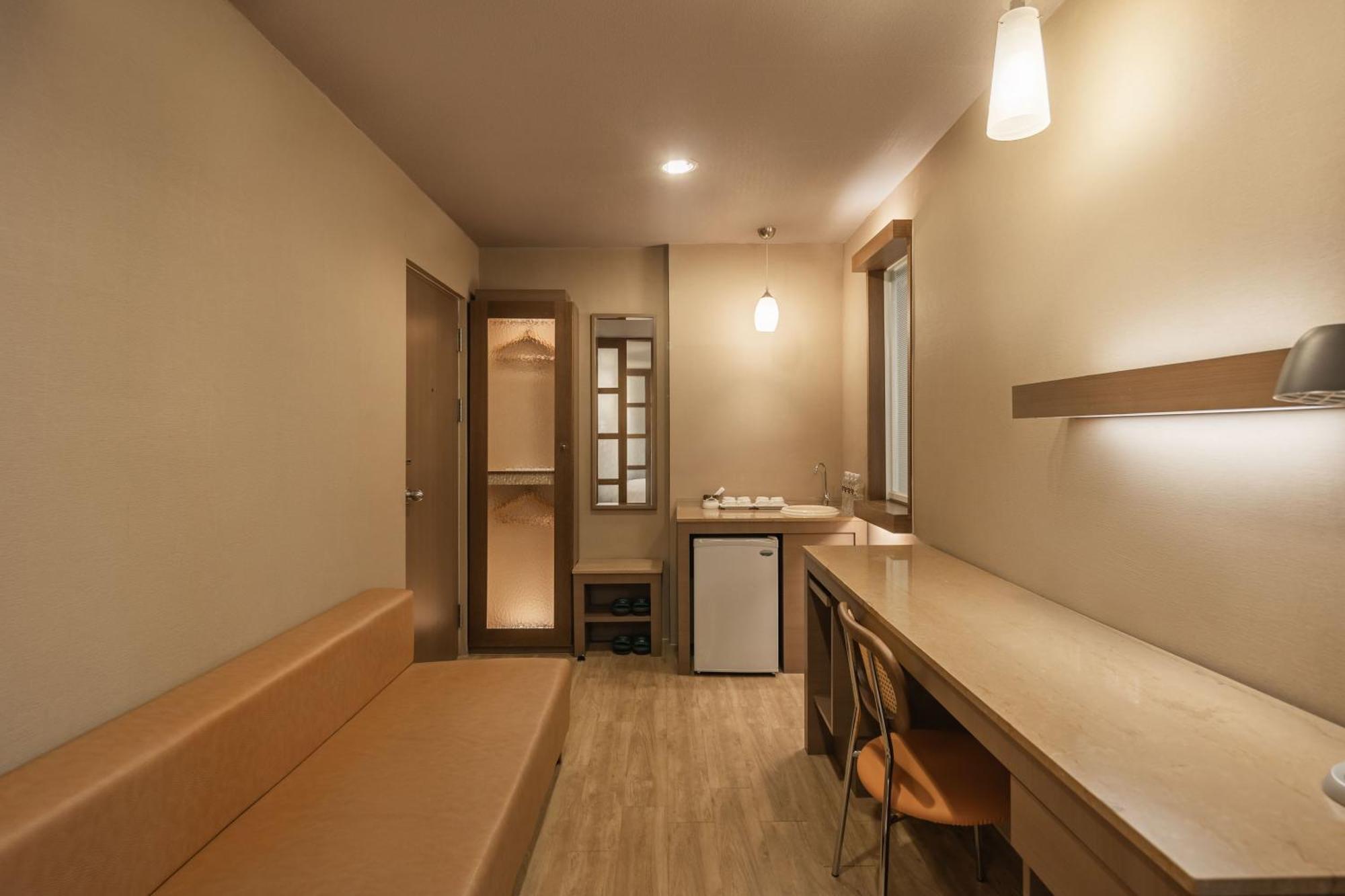 Kindness Hotel - Hanshen Kaohsiung Habitación foto